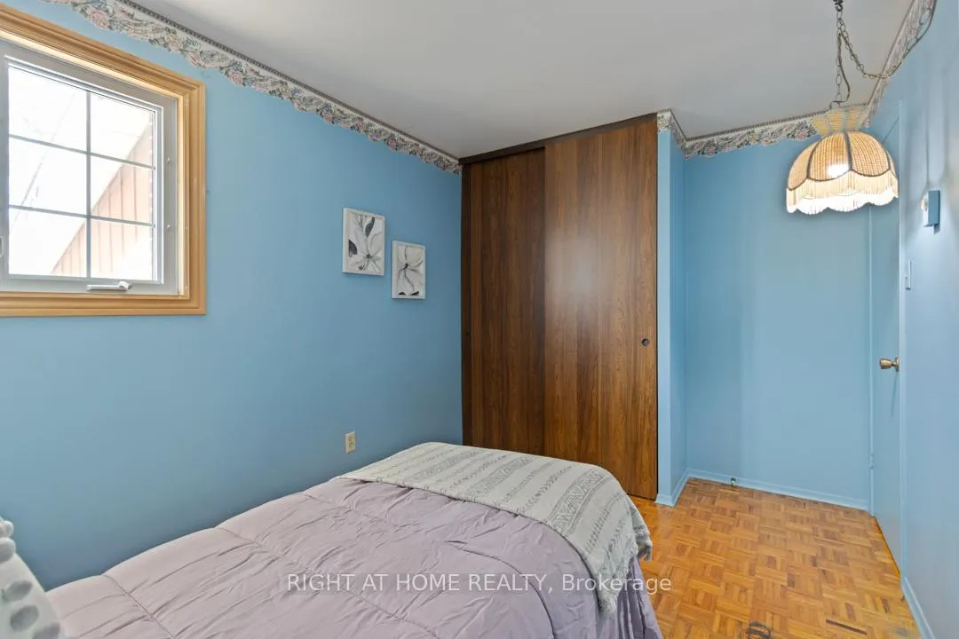 Photo 21 of 169 William Roe Boulevard, Newmarket, Central Newmarket — HOMEH