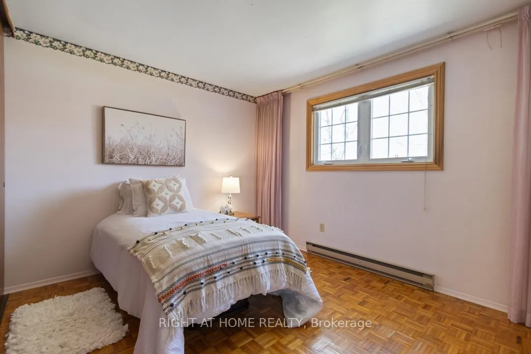 Photo 22 of 169 William Roe Boulevard, Newmarket, Central Newmarket — HOMEH