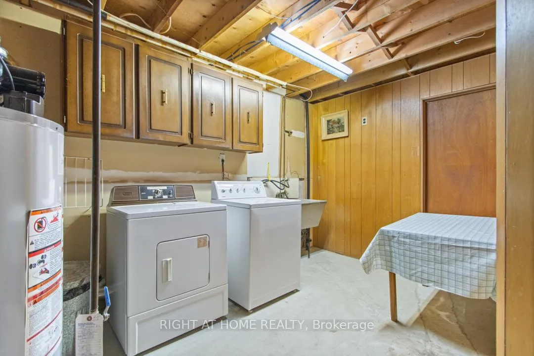 Photo 29 of 169 William Roe Boulevard, Newmarket, Central Newmarket — HOMEH