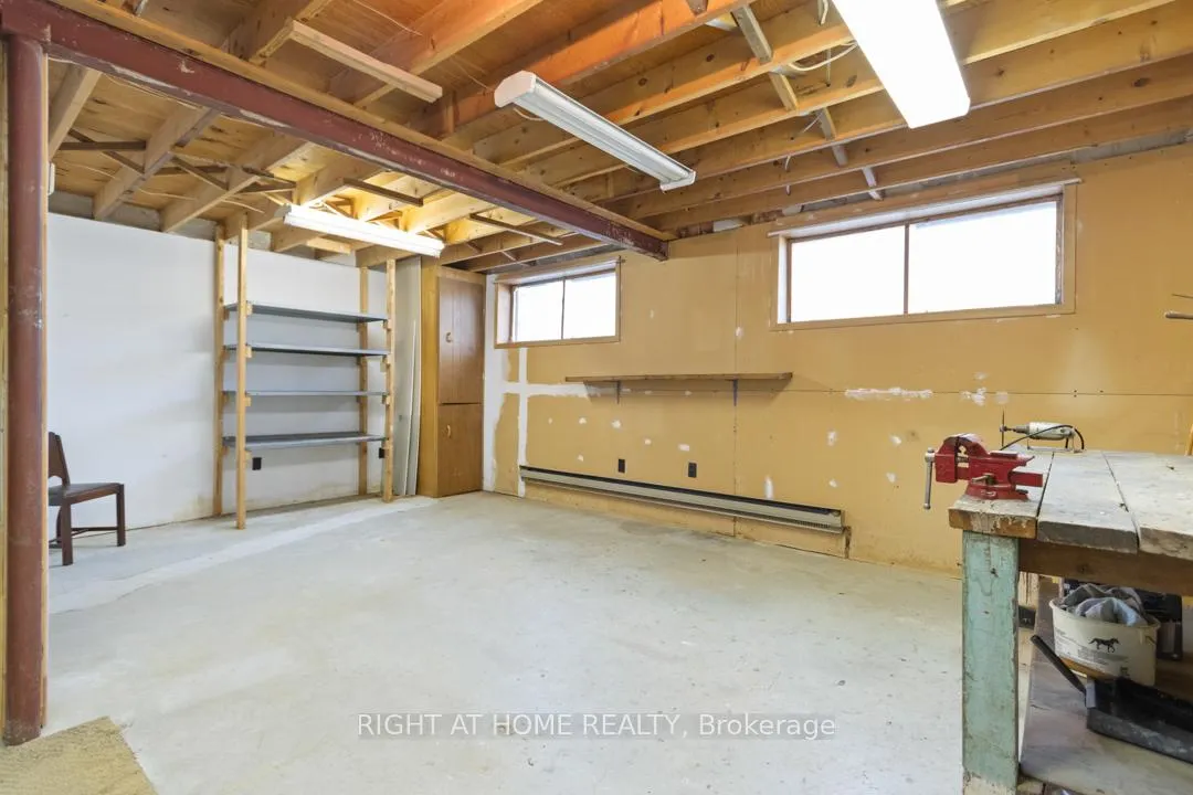 Photo 31 of 169 William Roe Boulevard, Newmarket, Central Newmarket — HOMEH
