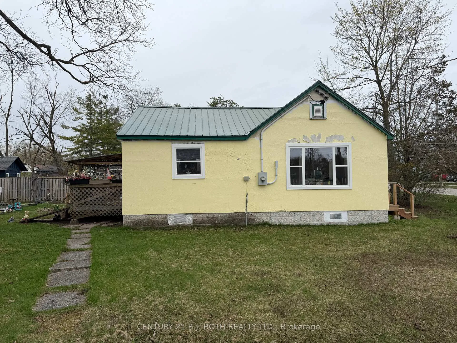 Photo 1 of 385 Mary Street, Orillia — HOMEH