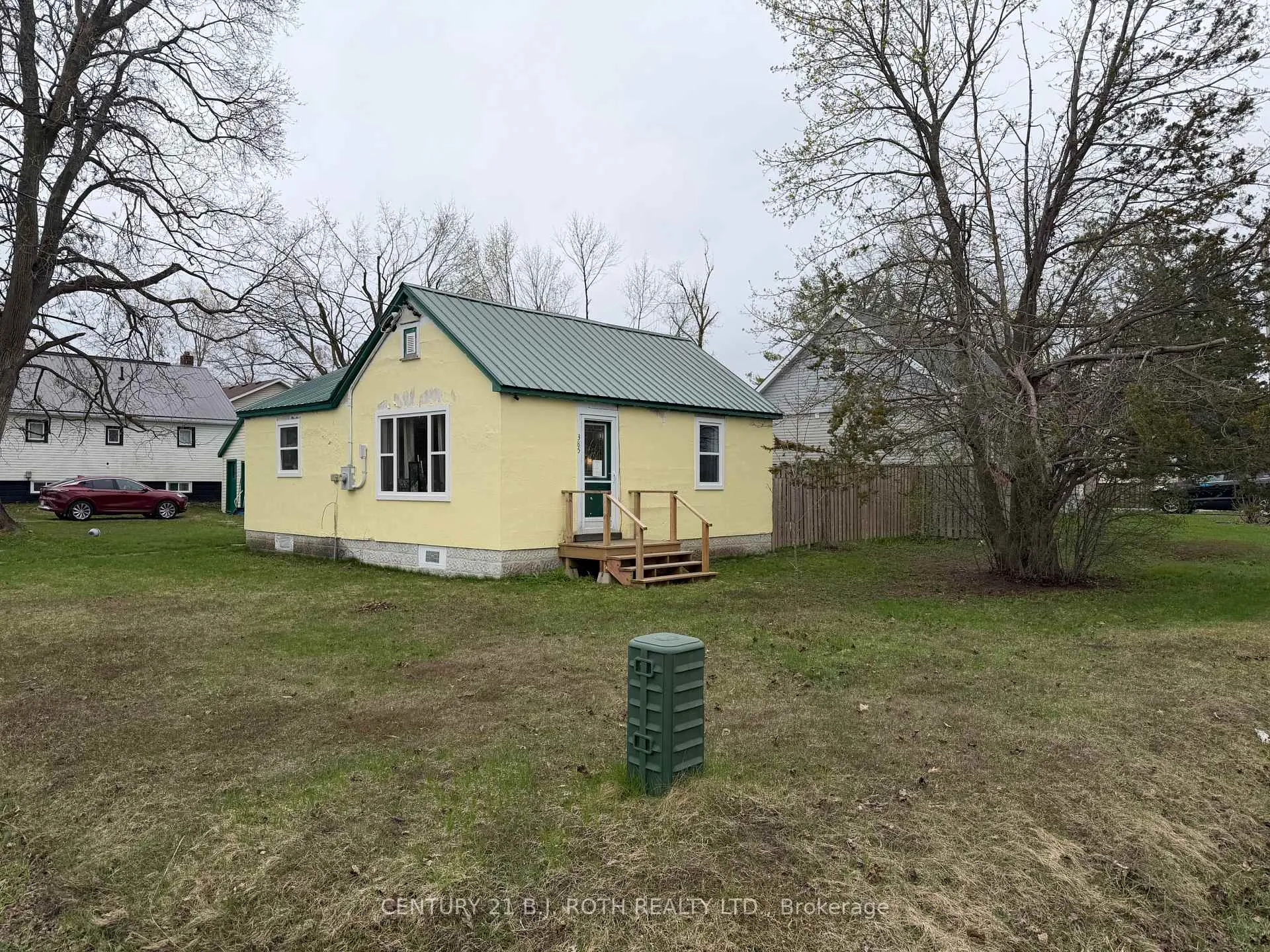 Photo 2 of 385 Mary Street, Orillia — HOMEH