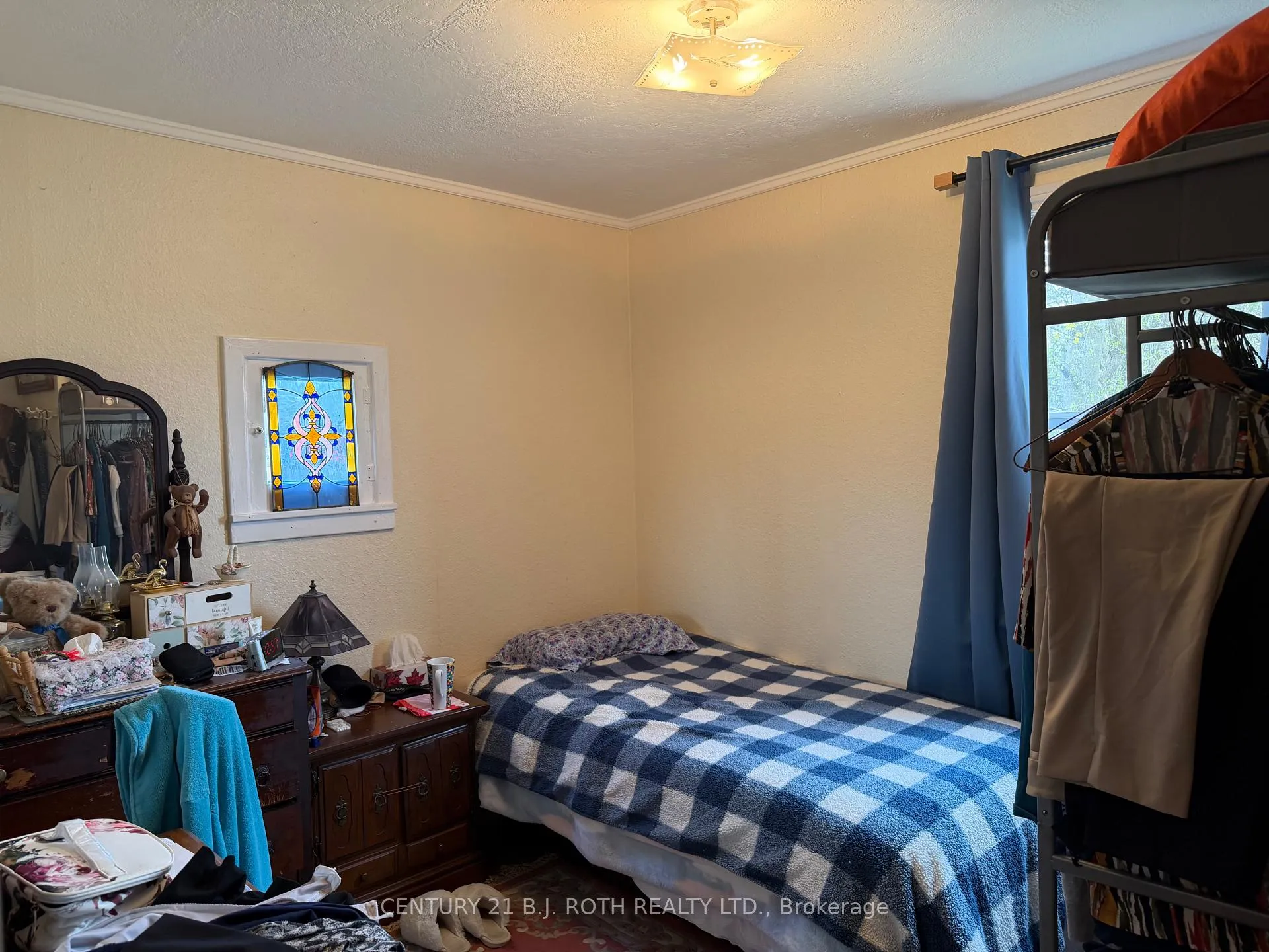 Photo 8 of 385 Mary Street, Orillia — HOMEH