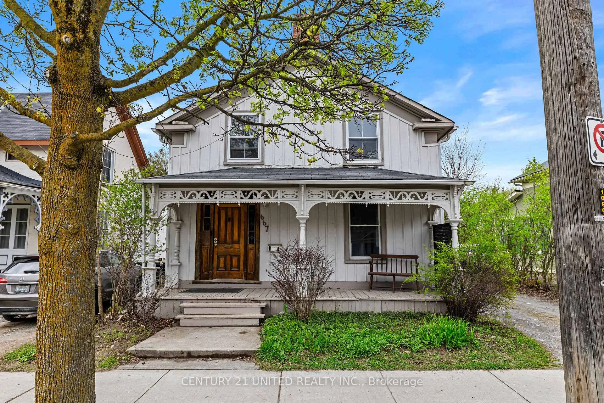 Photo of 667 George Street N