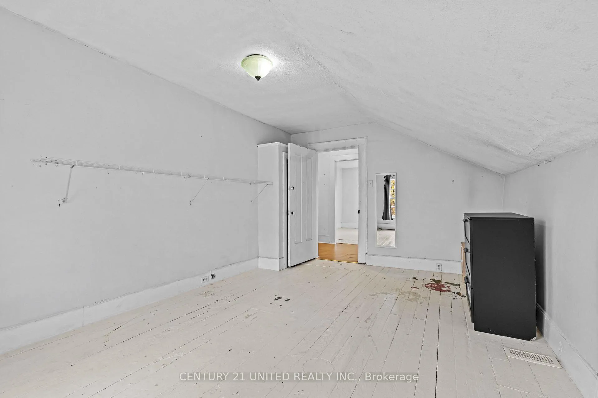 Photo 15 of 667 George Street N, Peterborough, Town Ward 3 — HOMEH