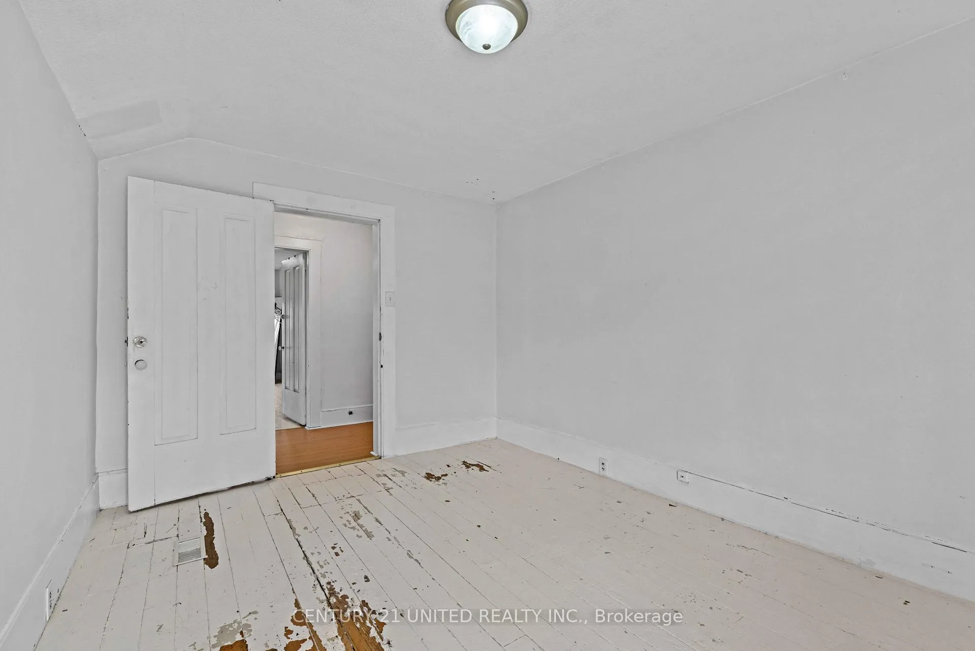 Photo 17 of 667 George Street N, Peterborough, Town Ward 3 — HOMEH
