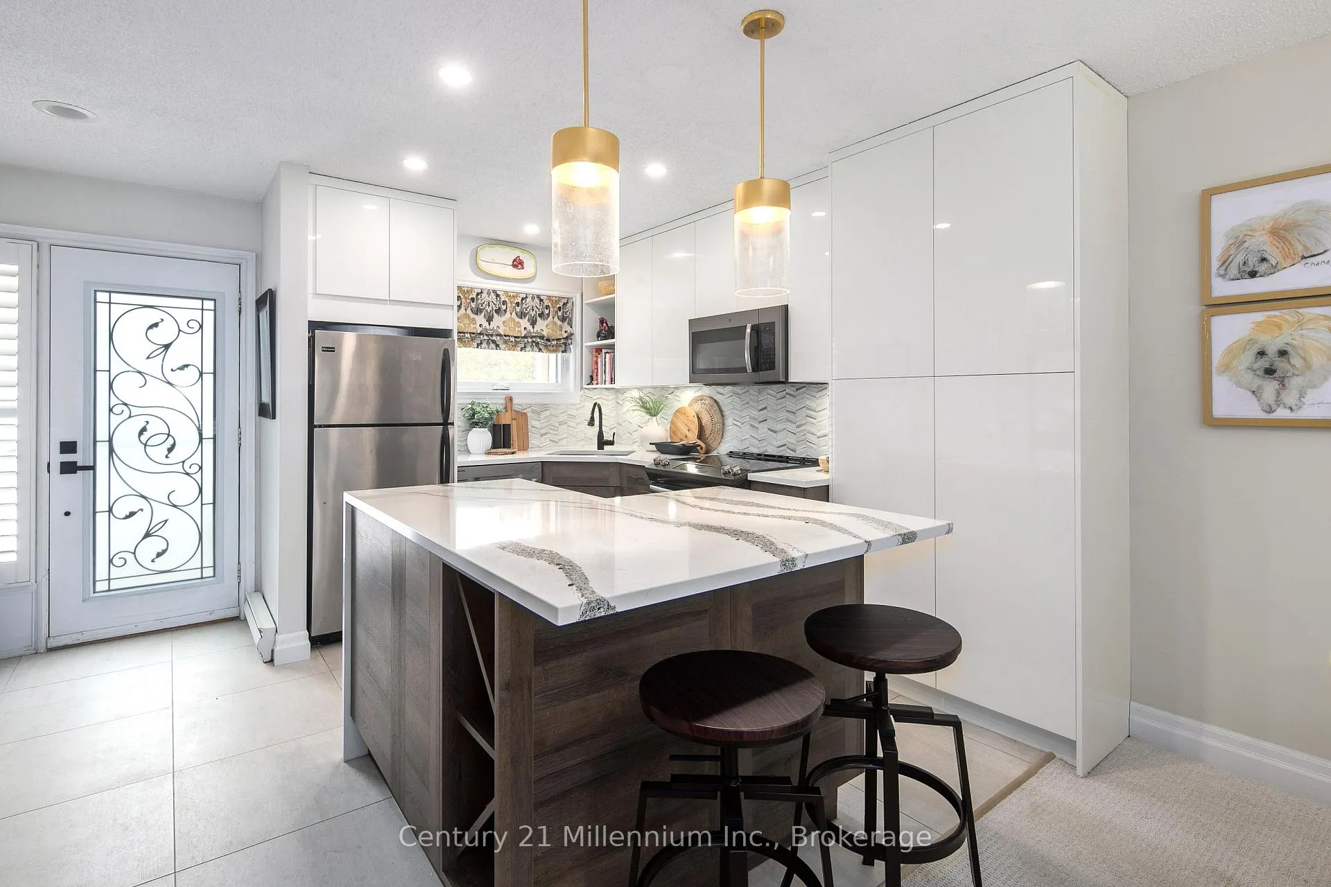Photo 4 of 493 Oxbow Crescent, Collingwood — HOMEH