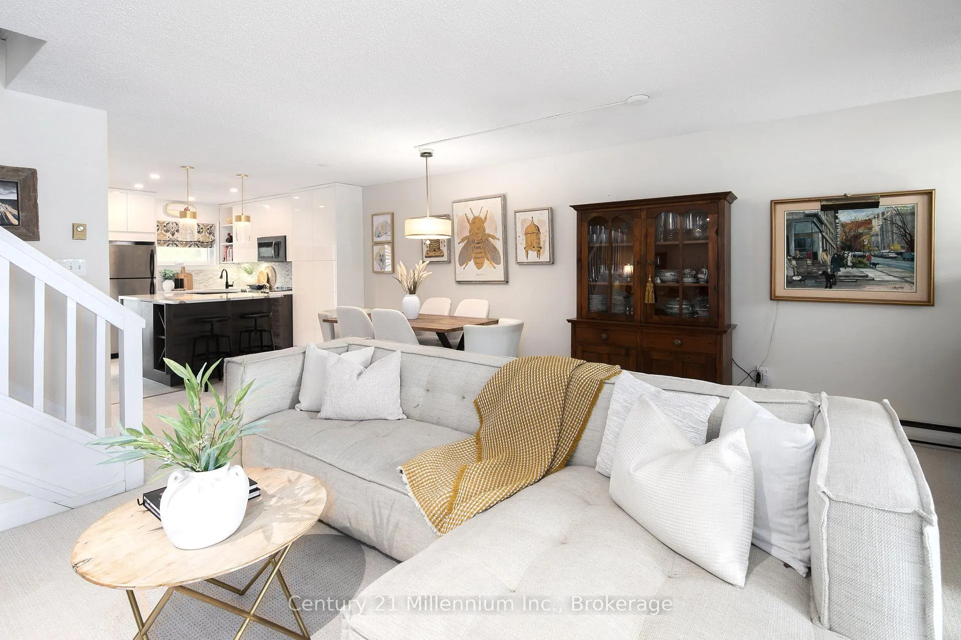 Photo 5 of 493 Oxbow Crescent, Collingwood — HOMEH