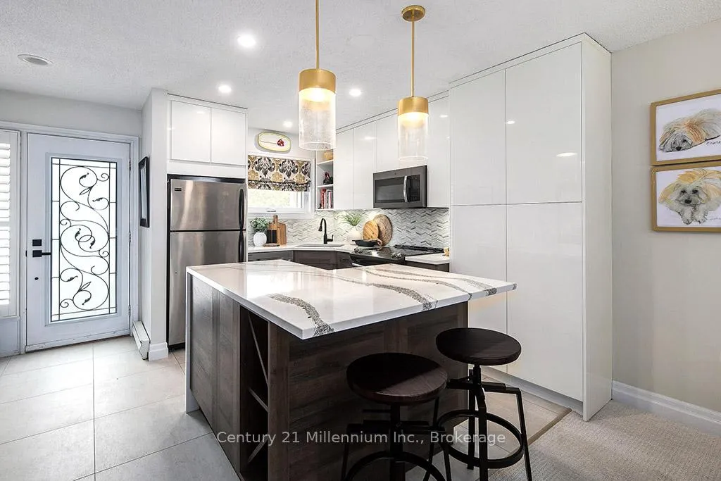 Photo 6 of 493 Oxbow Crescent, Collingwood — HOMEH