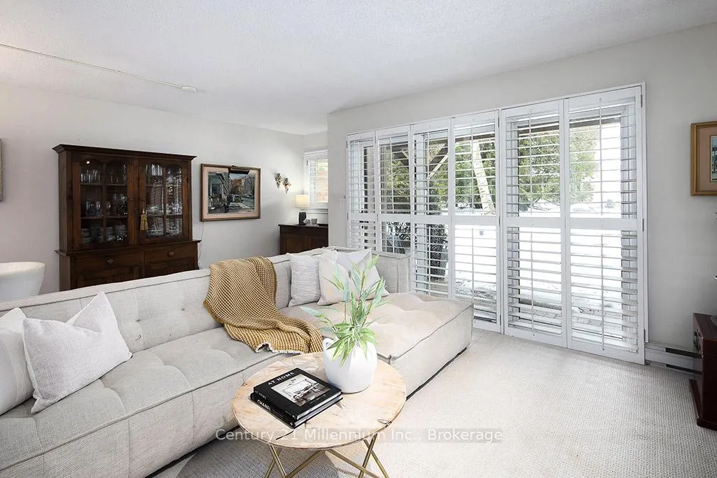 Photo 17 of 493 Oxbow Crescent, Collingwood — HOMEH