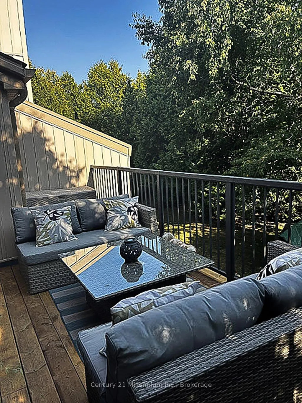 Photo 33 of 493 Oxbow Crescent, Collingwood — HOMEH