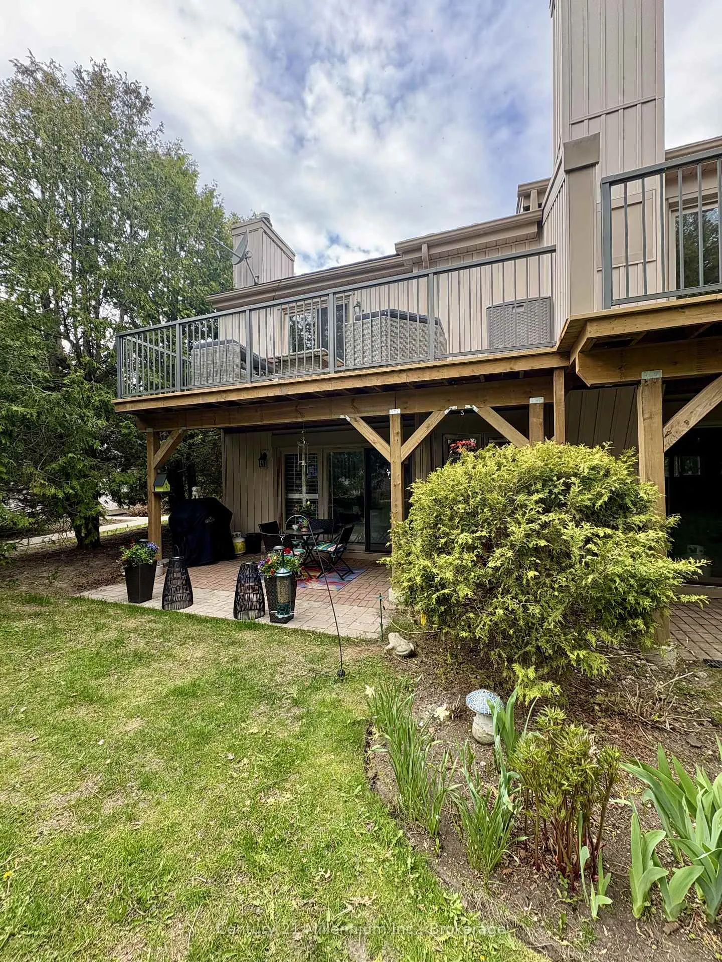 Photo 29 of 493 Oxbow Crescent, Collingwood — HOMEH