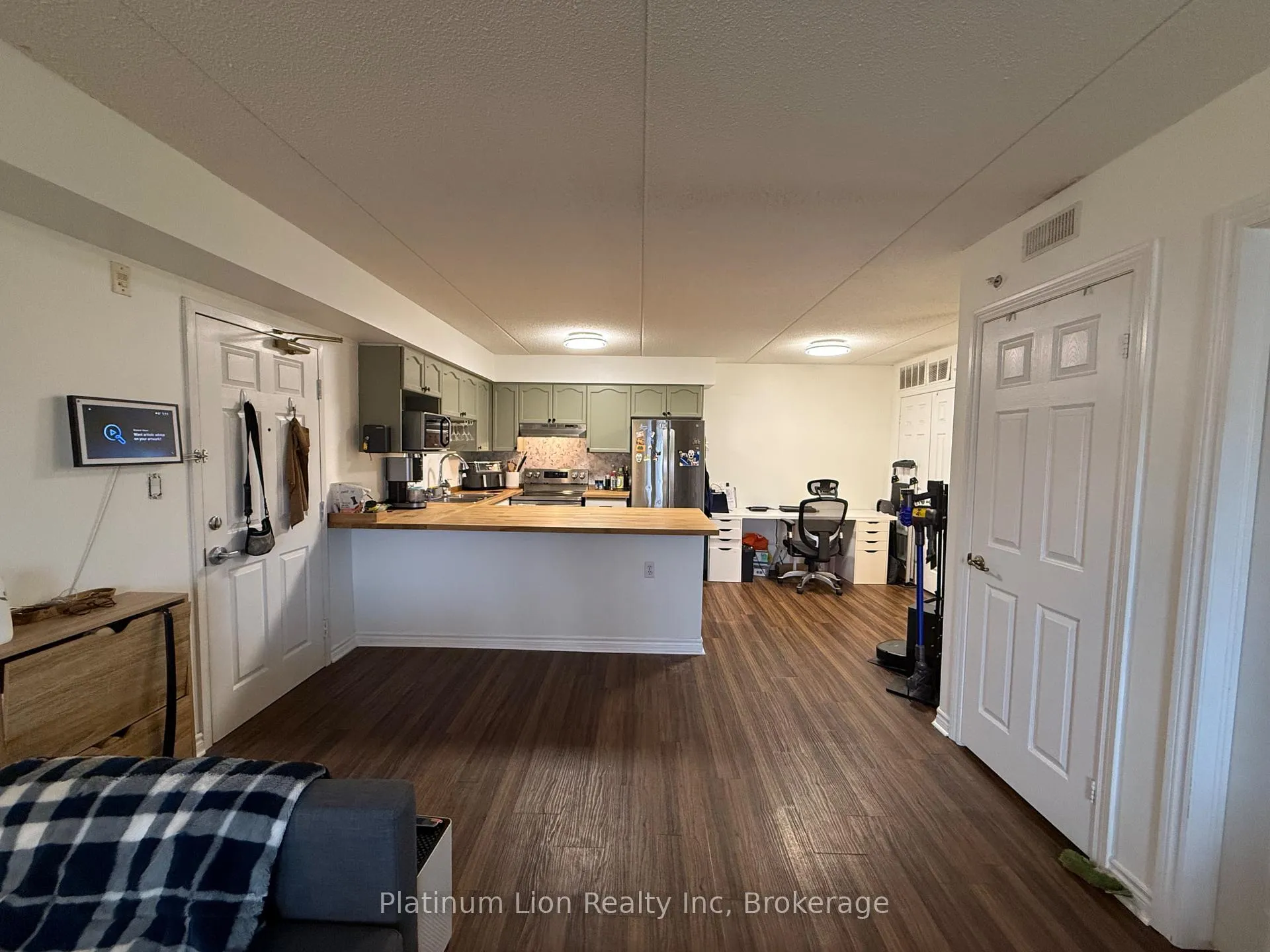 Photo 5 of Unit 304, 1480 Bishops Gate, Oakville, Glen Abbey — HOMEH