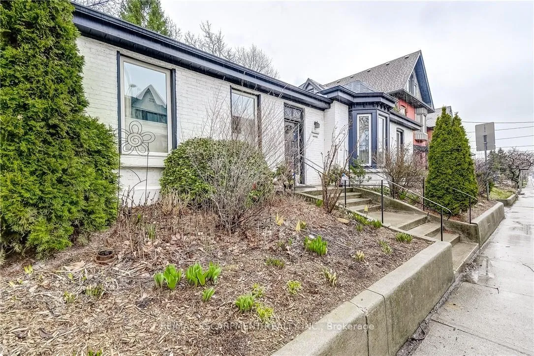 Photo 4 of 315 Aberdeen Street, Hamilton, Kirkendall — HOMEH