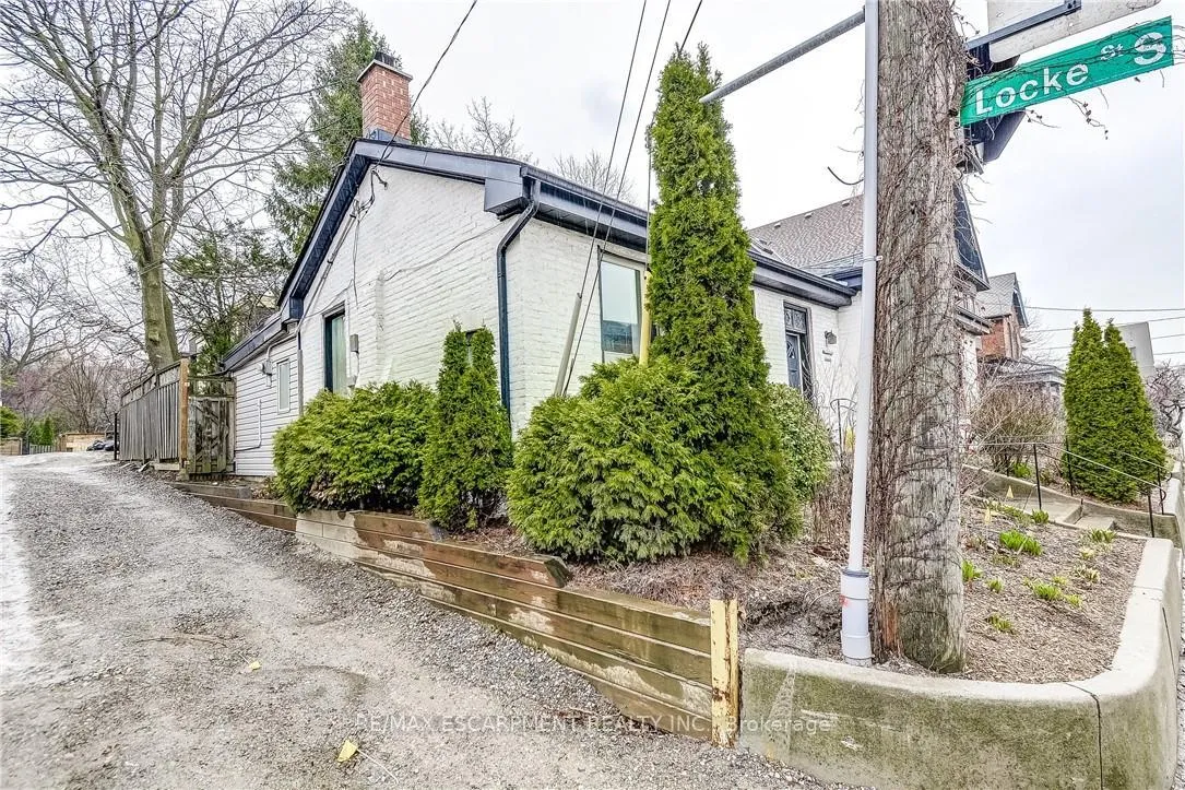 Photo 5 of 315 Aberdeen Street, Hamilton, Kirkendall — HOMEH