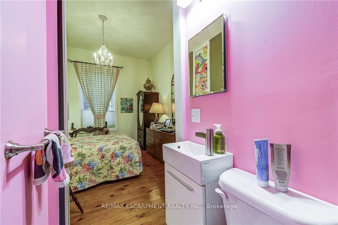 Photo 24 of 315 Aberdeen Street, Hamilton, Kirkendall — HOMEH