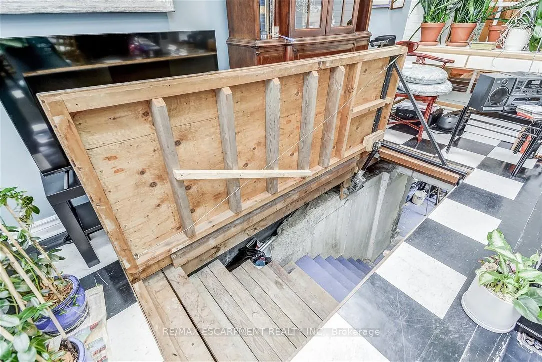 Photo 40 of 315 Aberdeen Street, Hamilton, Kirkendall — HOMEH