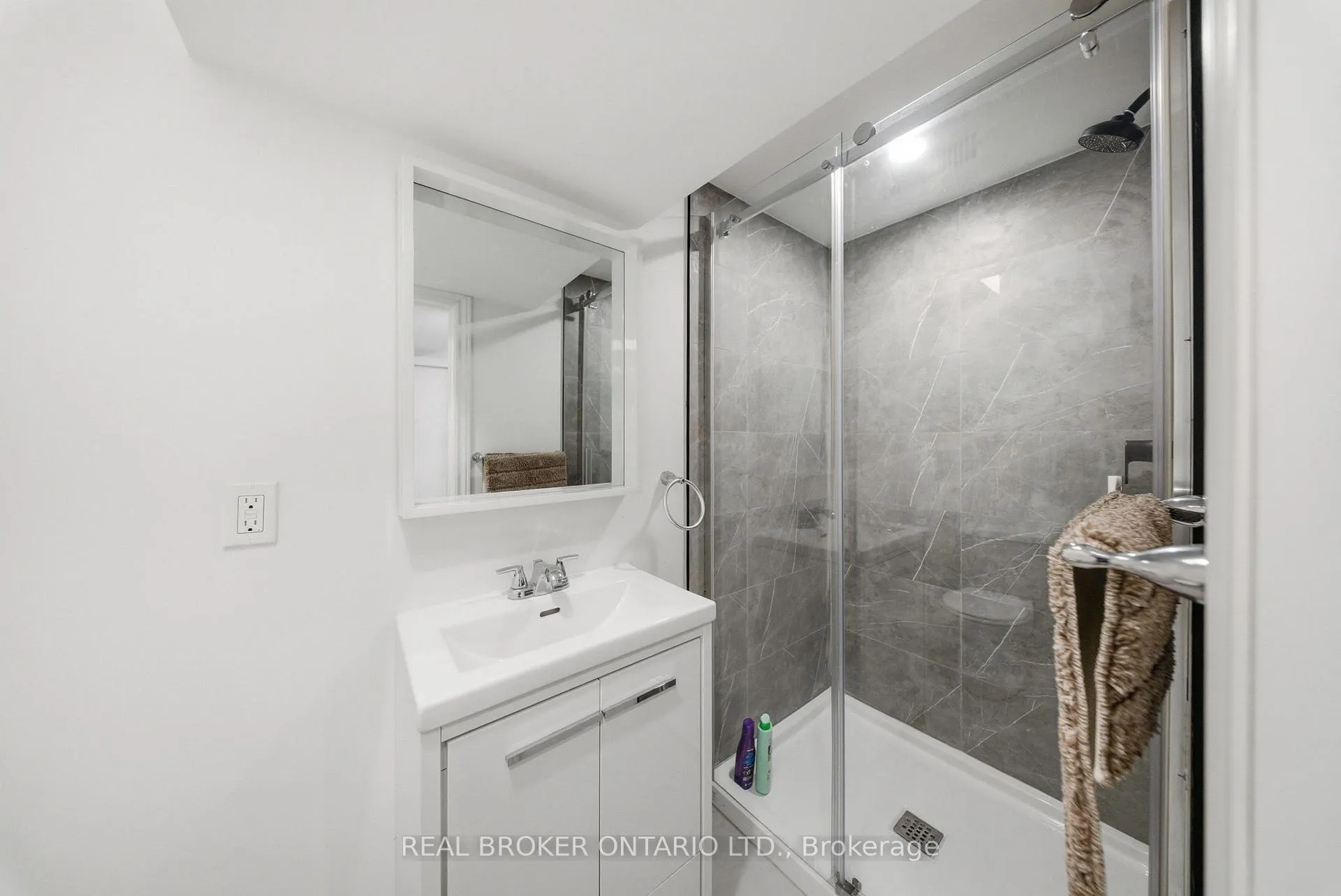 Photo 31 of 129 Durham Street, Port Colborne, East Village — HOMEH