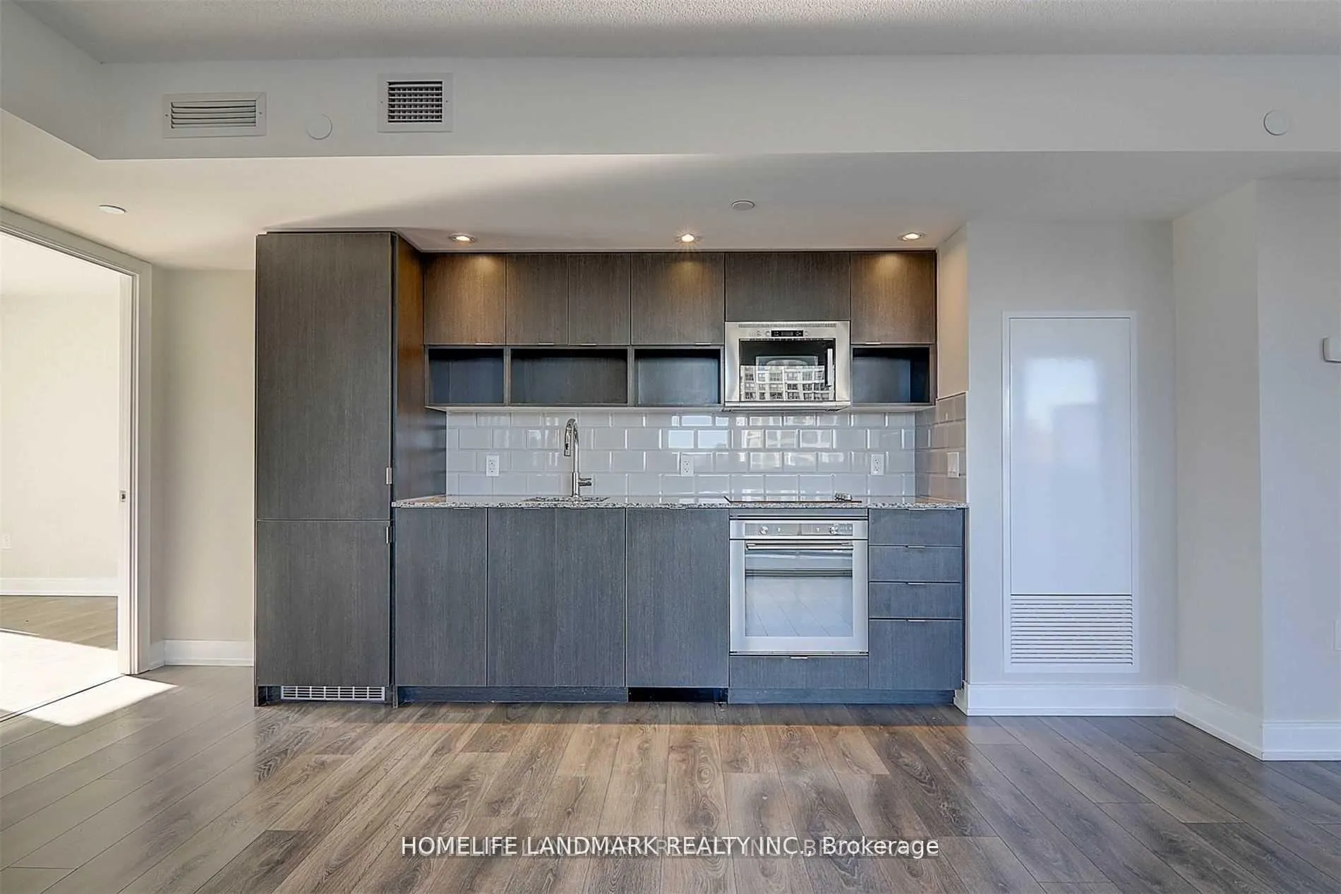 Photo 5 of Unit 708, 89 Mcgill Street, Toronto, Church-Yonge Corridor — HOMEH