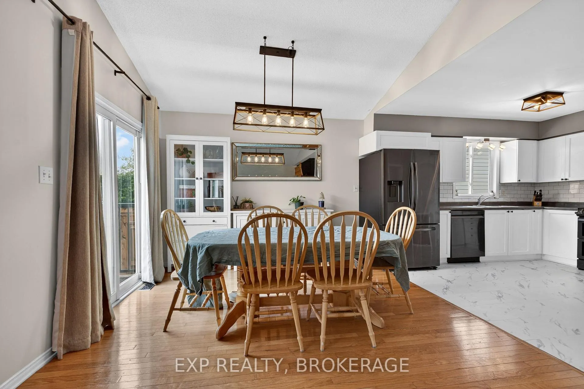 Photo 8 of 584 Freeman Crescent, Kingston, Kingston East (Incl Barret Crt) — HOMEH