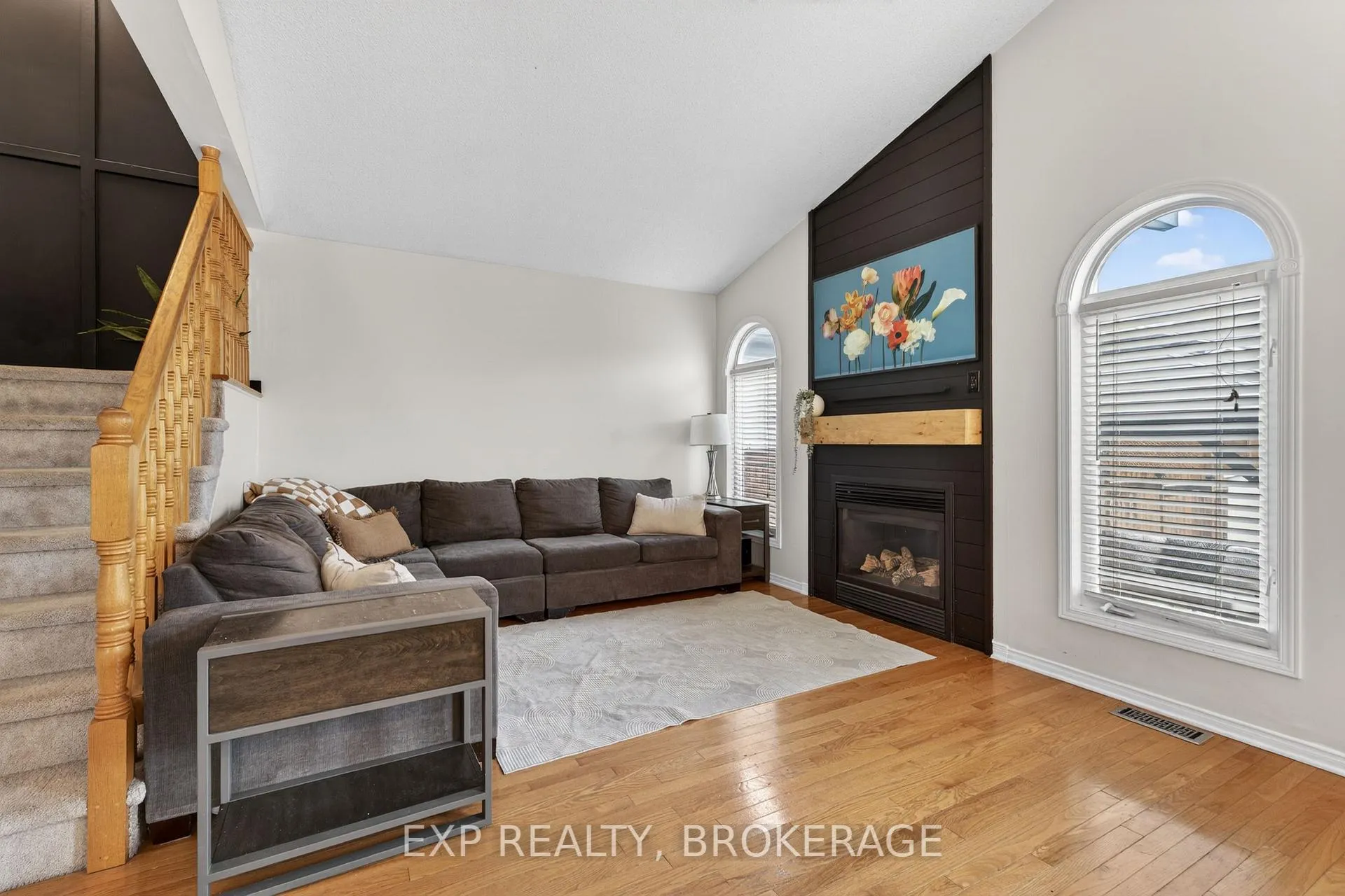 Photo 13 of 584 Freeman Crescent, Kingston, Kingston East (Incl Barret Crt) — HOMEH