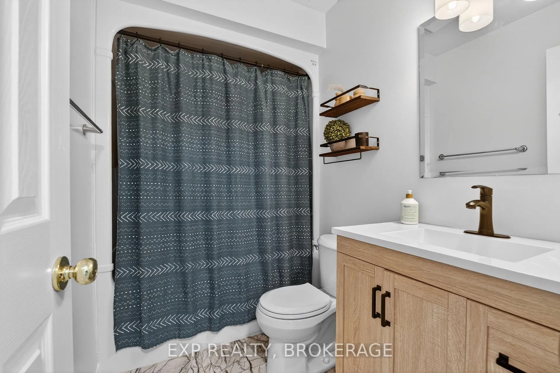 Photo 21 of 584 Freeman Crescent, Kingston, Kingston East (Incl Barret Crt) — HOMEH