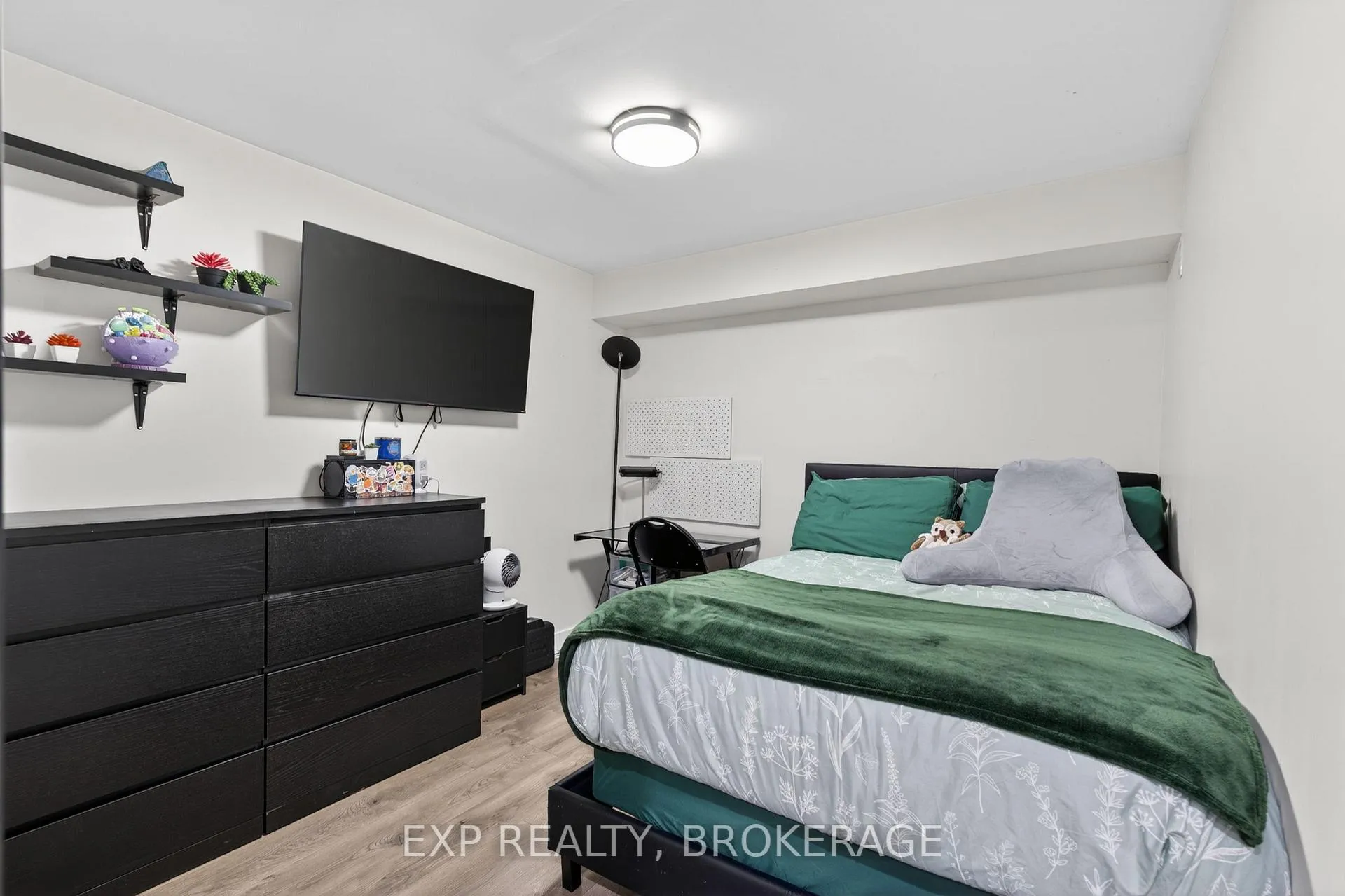 Photo 30 of 584 Freeman Crescent, Kingston, Kingston East (Incl Barret Crt) — HOMEH