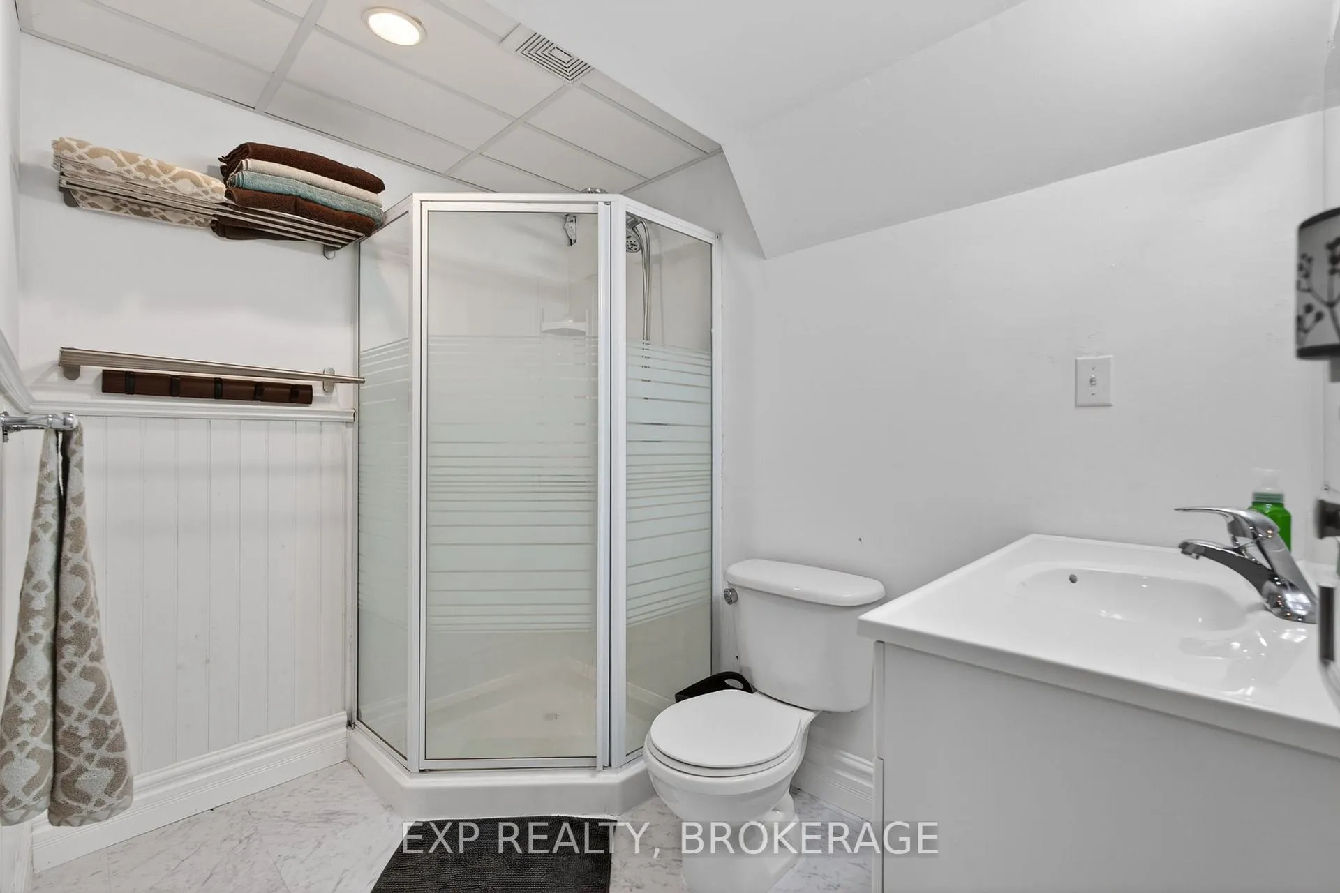 Photo 31 of 584 Freeman Crescent, Kingston, Kingston East (Incl Barret Crt) — HOMEH