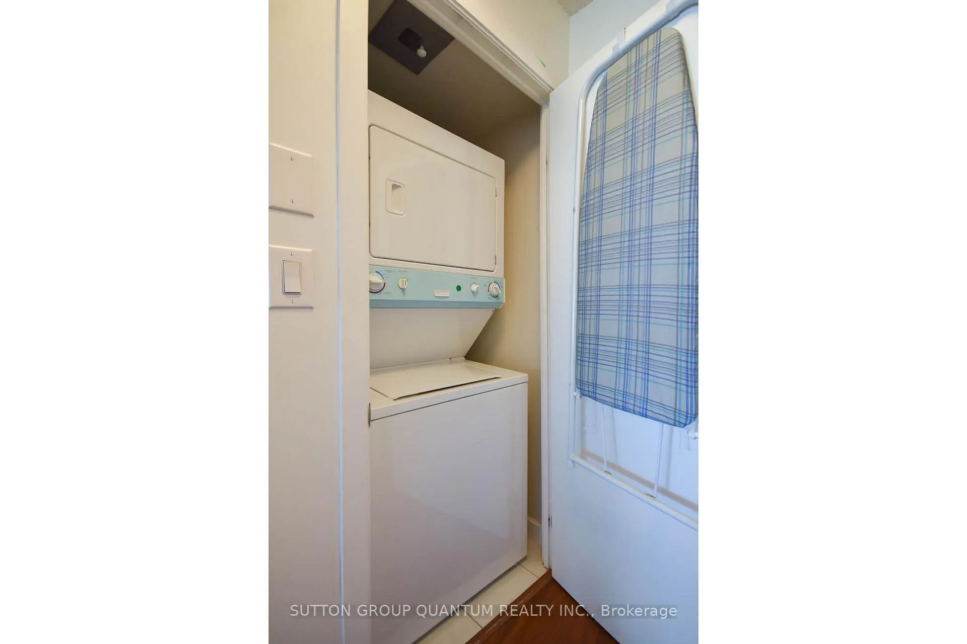 Photo 8 of Unit 911, 33 Bay Street, Toronto, Waterfront Communities — HOMEH