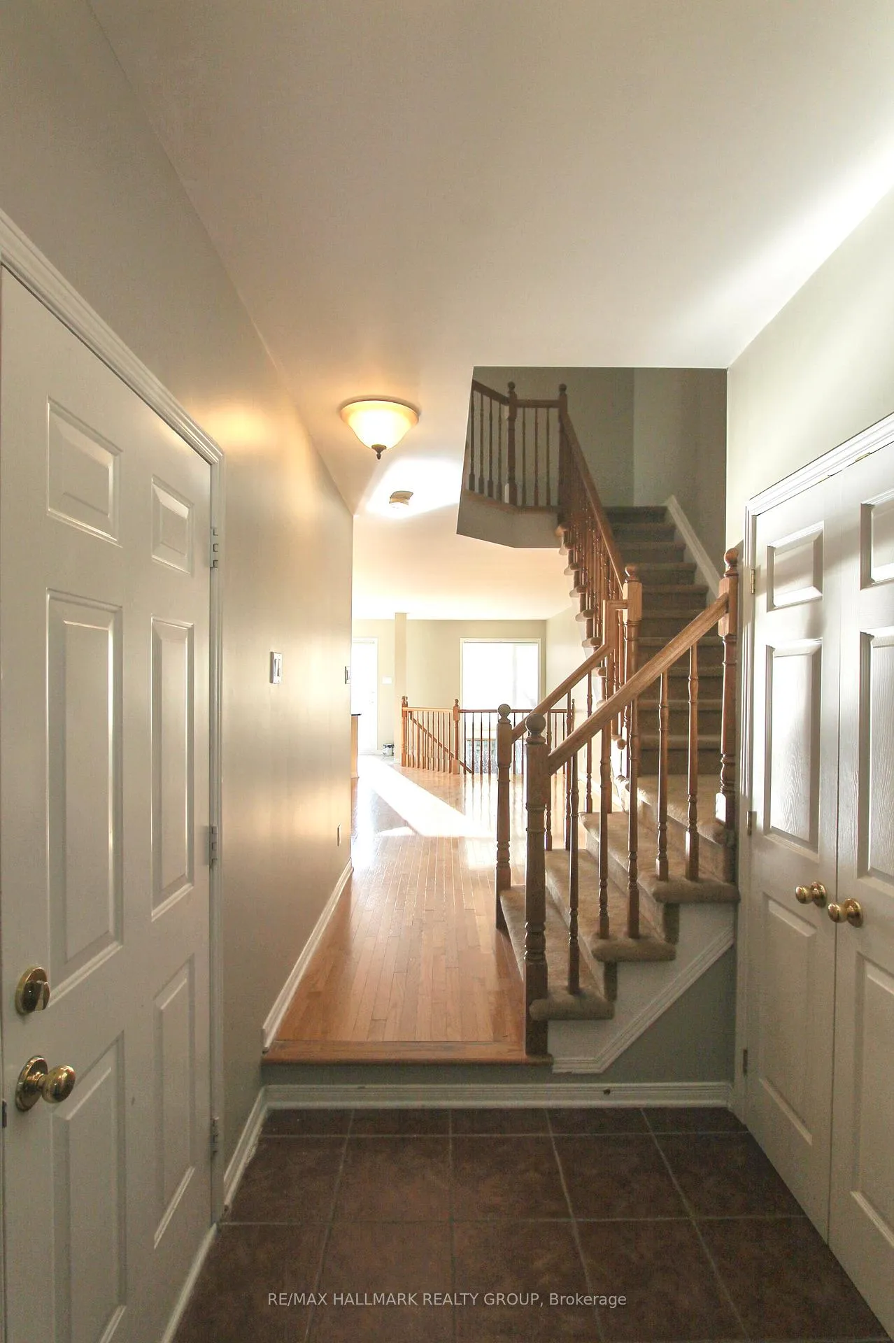 Photo 2 of 55 Maxton Private, Ottawa, Beacon Hill South — HOMEH