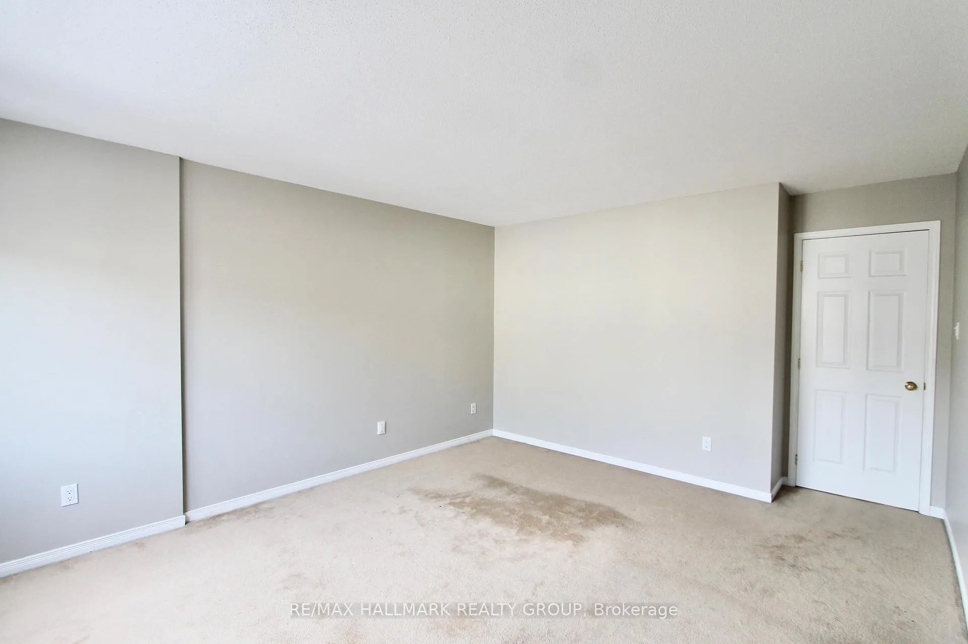 Photo 13 of 55 Maxton Private, Ottawa, Beacon Hill South — HOMEH