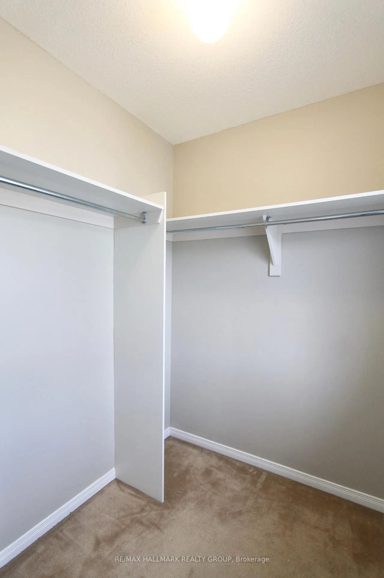 Photo 14 of 55 Maxton Private, Ottawa, Beacon Hill South — HOMEH