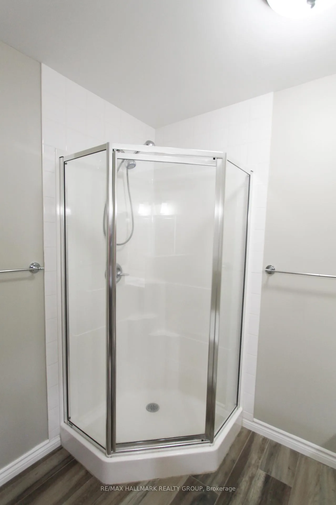 Photo 17 of 55 Maxton Private, Ottawa, Beacon Hill South — HOMEH