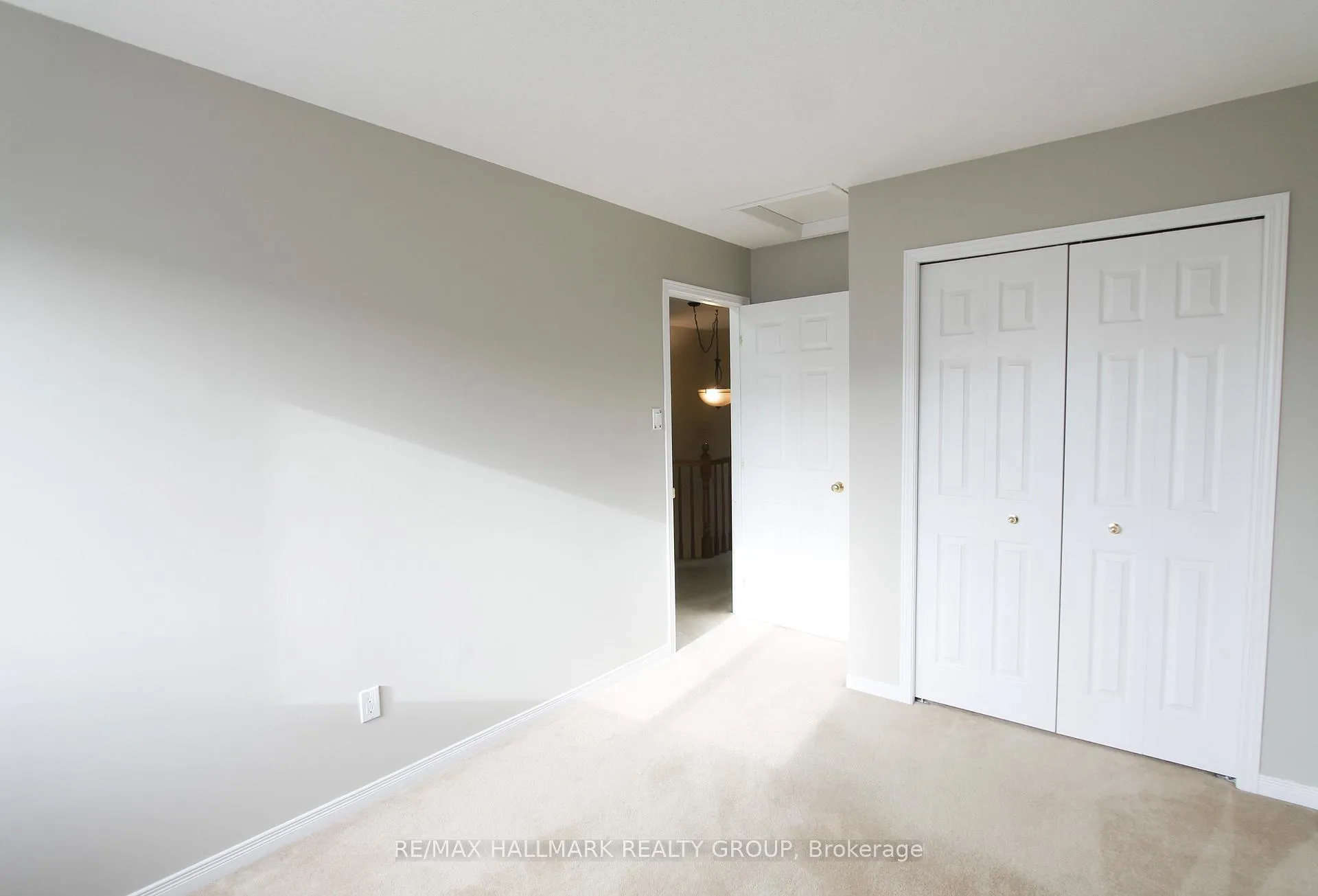Photo 19 of 55 Maxton Private, Ottawa, Beacon Hill South — HOMEH