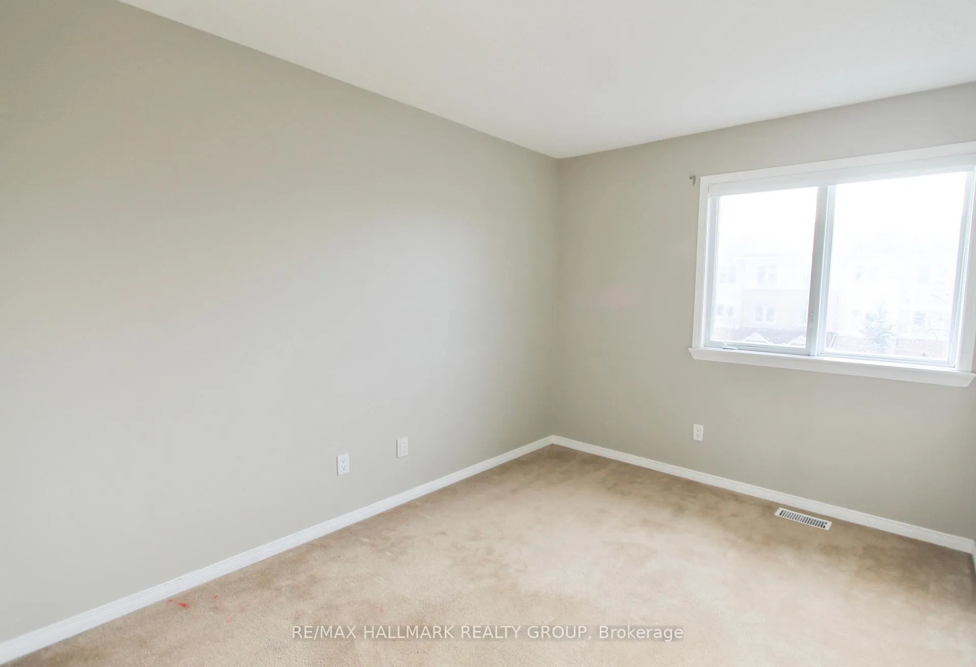 Photo 20 of 55 Maxton Private, Ottawa, Beacon Hill South — HOMEH