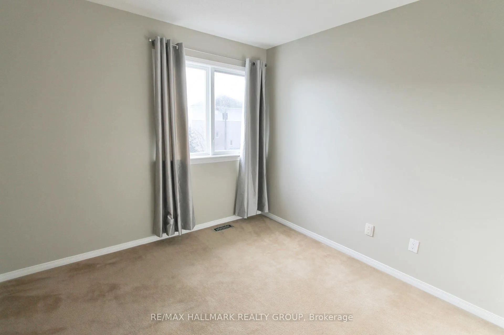 Photo 21 of 55 Maxton Private, Ottawa, Beacon Hill South — HOMEH