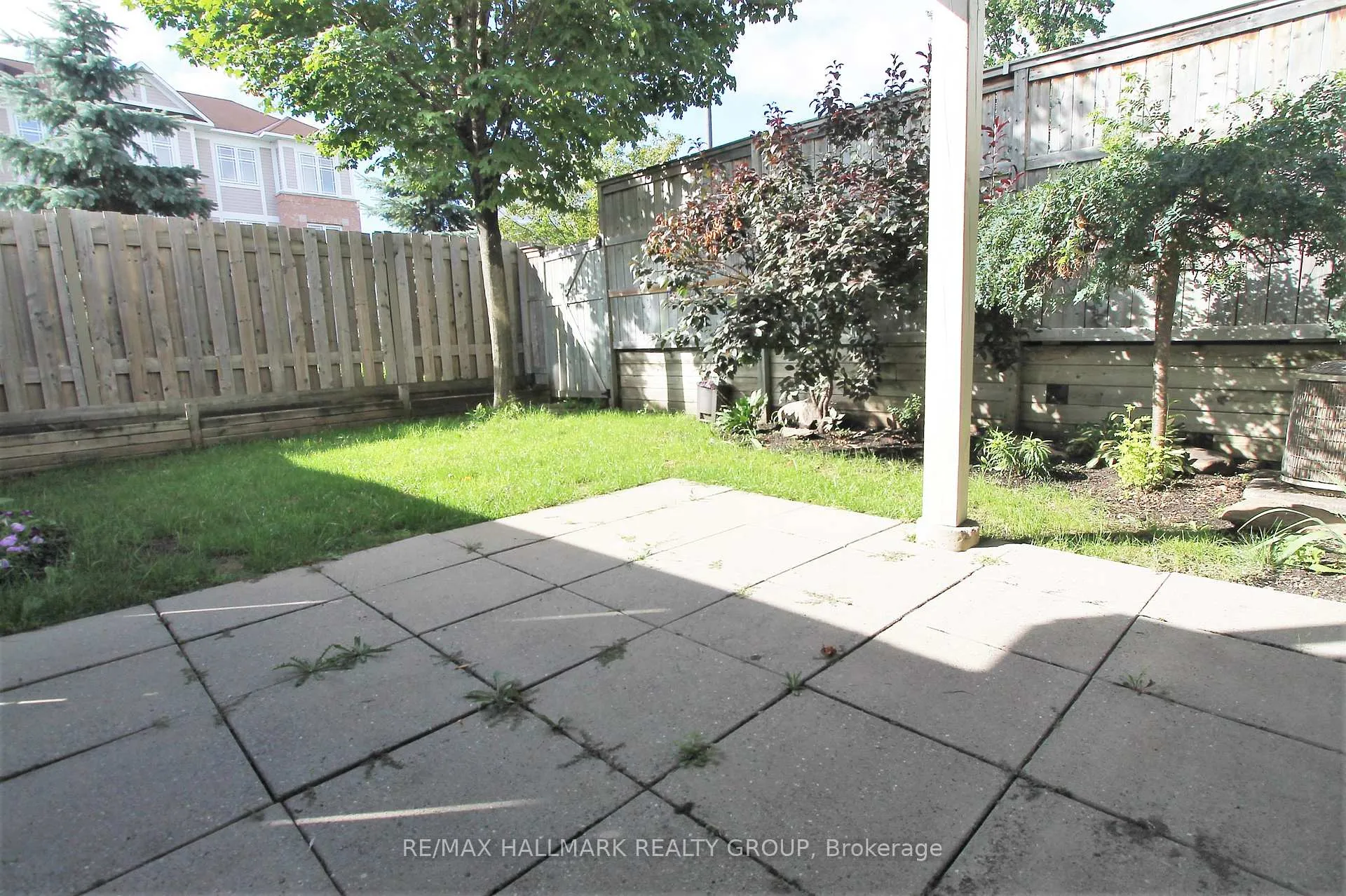 Photo 25 of 55 Maxton Private, Ottawa, Beacon Hill South — HOMEH