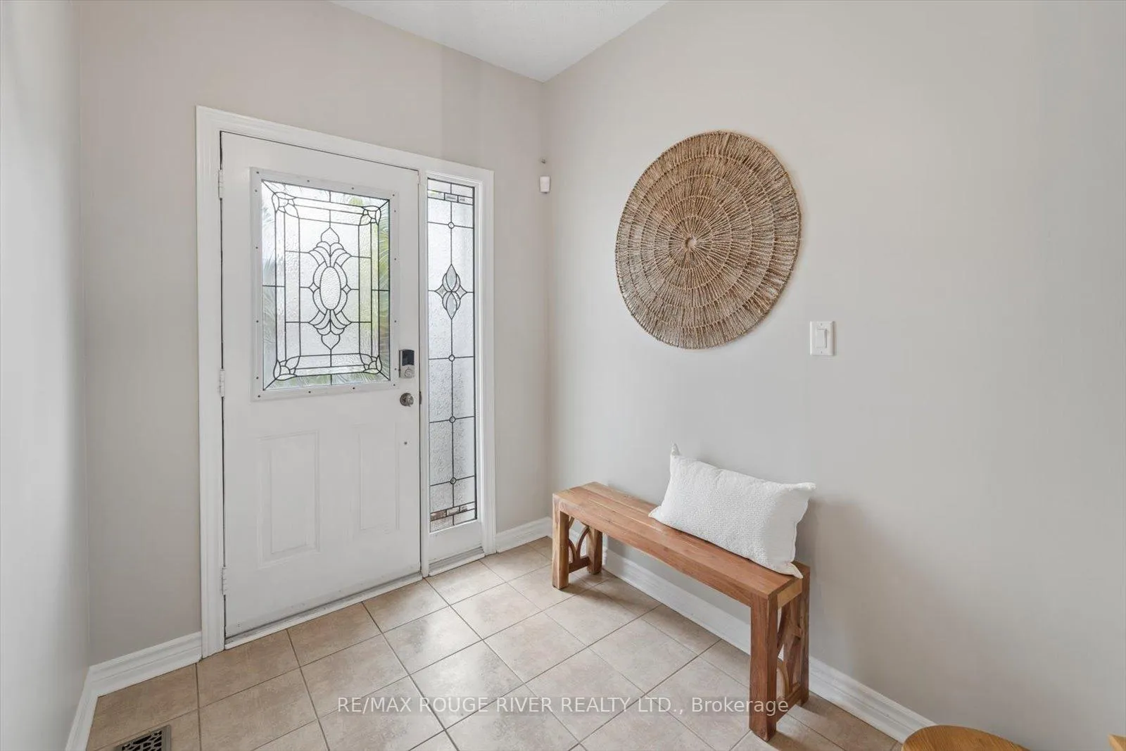 Photo 3 of 169 Wilshire Drive, Whitby, Brooklin — HOMEH