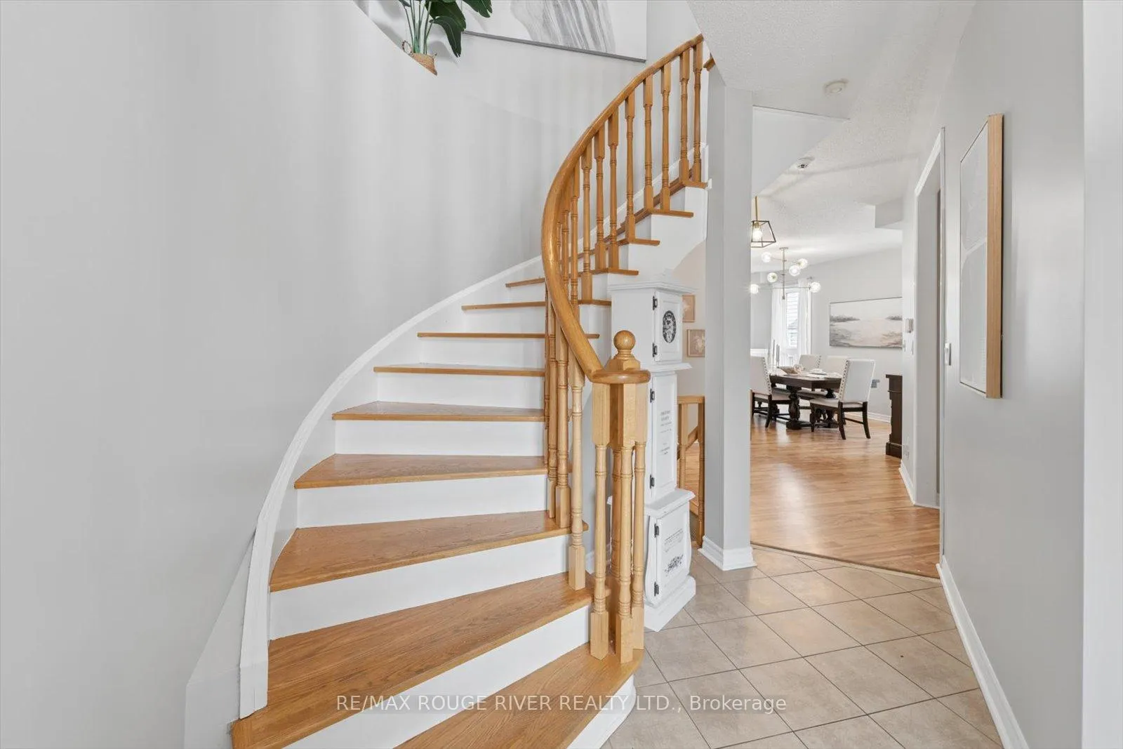 Photo 4 of 169 Wilshire Drive, Whitby, Brooklin — HOMEH