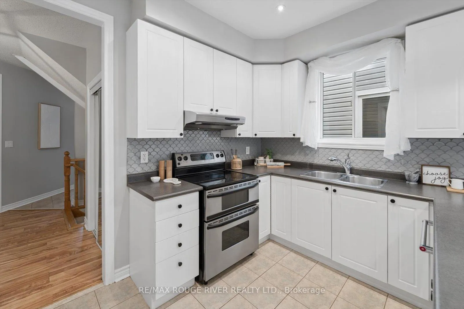 Photo 11 of 169 Wilshire Drive, Whitby, Brooklin — HOMEH
