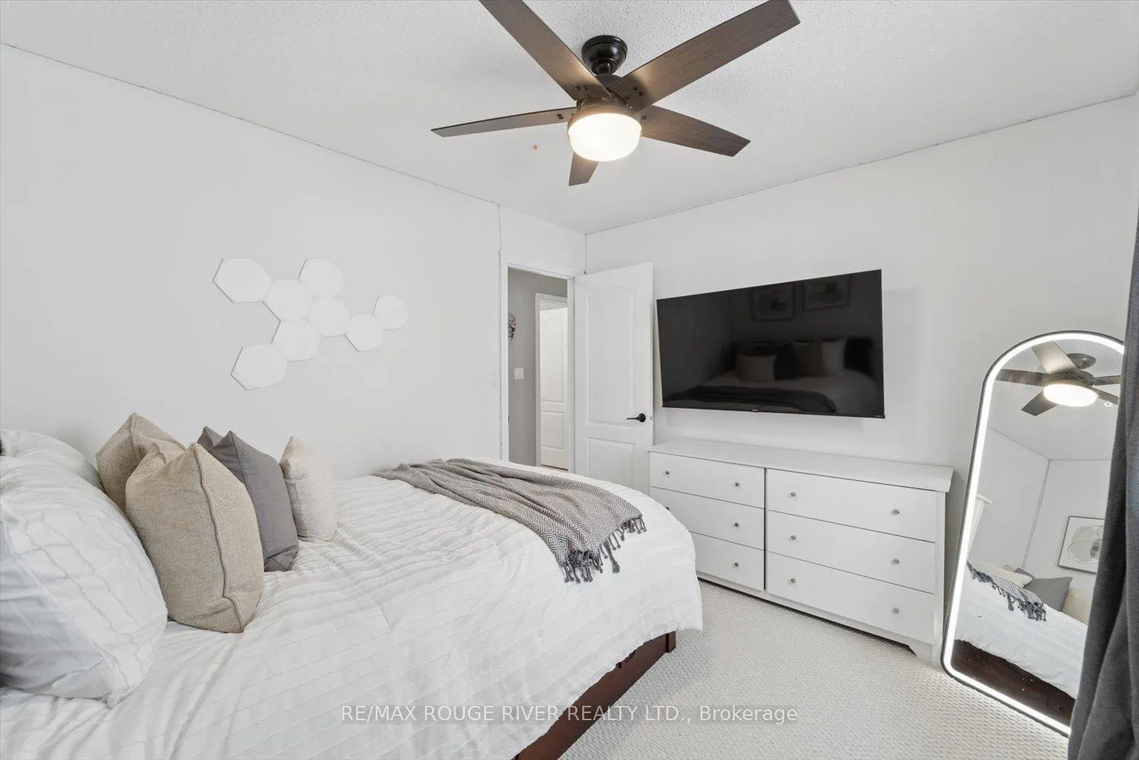Photo 29 of 169 Wilshire Drive, Whitby, Brooklin — HOMEH