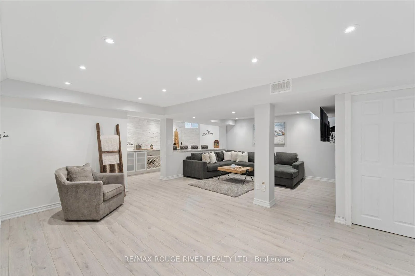 Photo 33 of 169 Wilshire Drive, Whitby, Brooklin — HOMEH