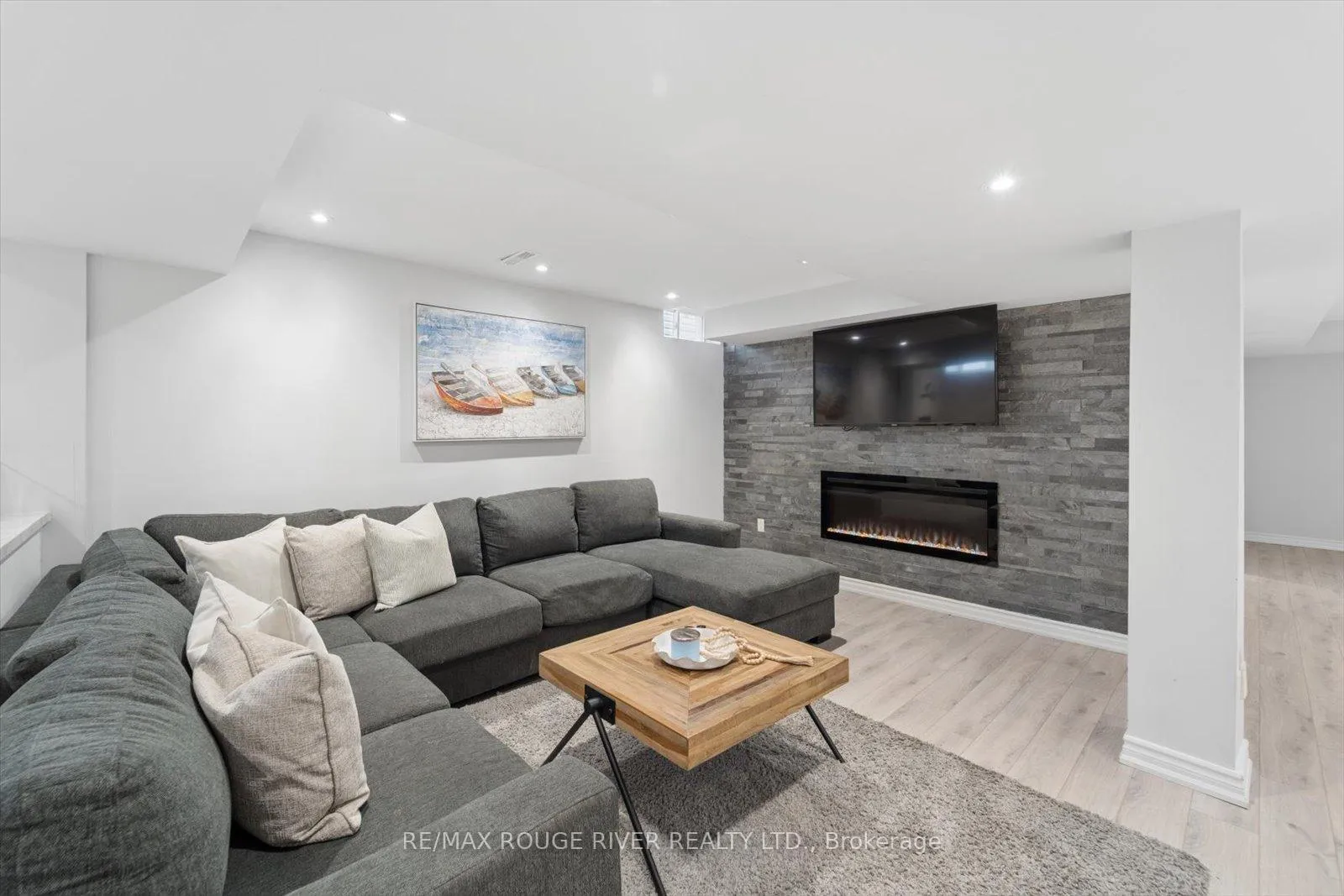 Photo 34 of 169 Wilshire Drive, Whitby, Brooklin — HOMEH