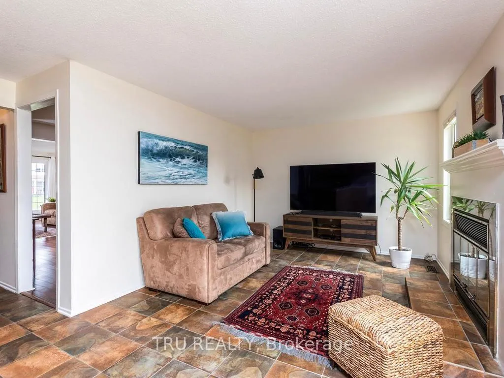 Photo 9 of 14 Hyannis Avenue, Ottawa, Barrhaven - Cedargrove/Fraserdale — HOMEH