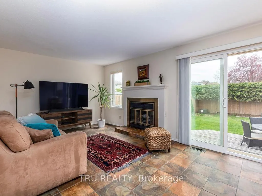 Photo 10 of 14 Hyannis Avenue, Ottawa, Barrhaven - Cedargrove/Fraserdale — HOMEH