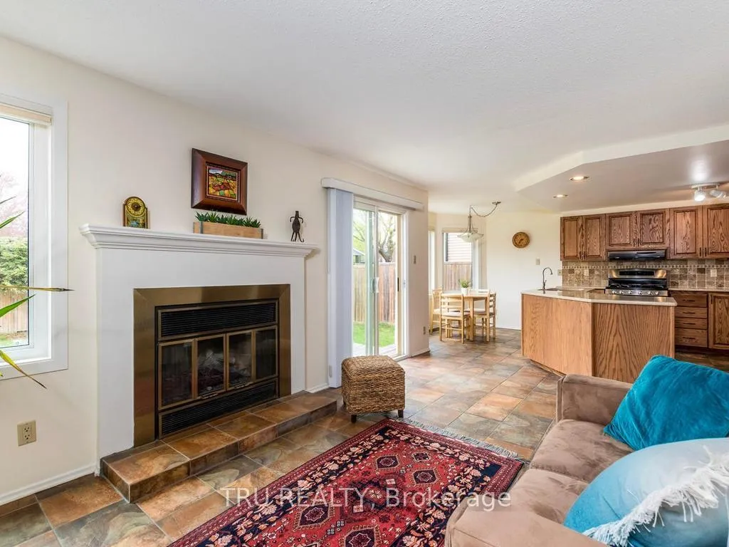 Photo 11 of 14 Hyannis Avenue, Ottawa, Barrhaven - Cedargrove/Fraserdale — HOMEH
