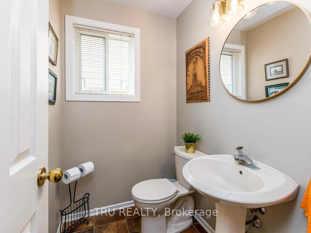 Photo 12 of 14 Hyannis Avenue, Ottawa, Barrhaven - Cedargrove/Fraserdale — HOMEH