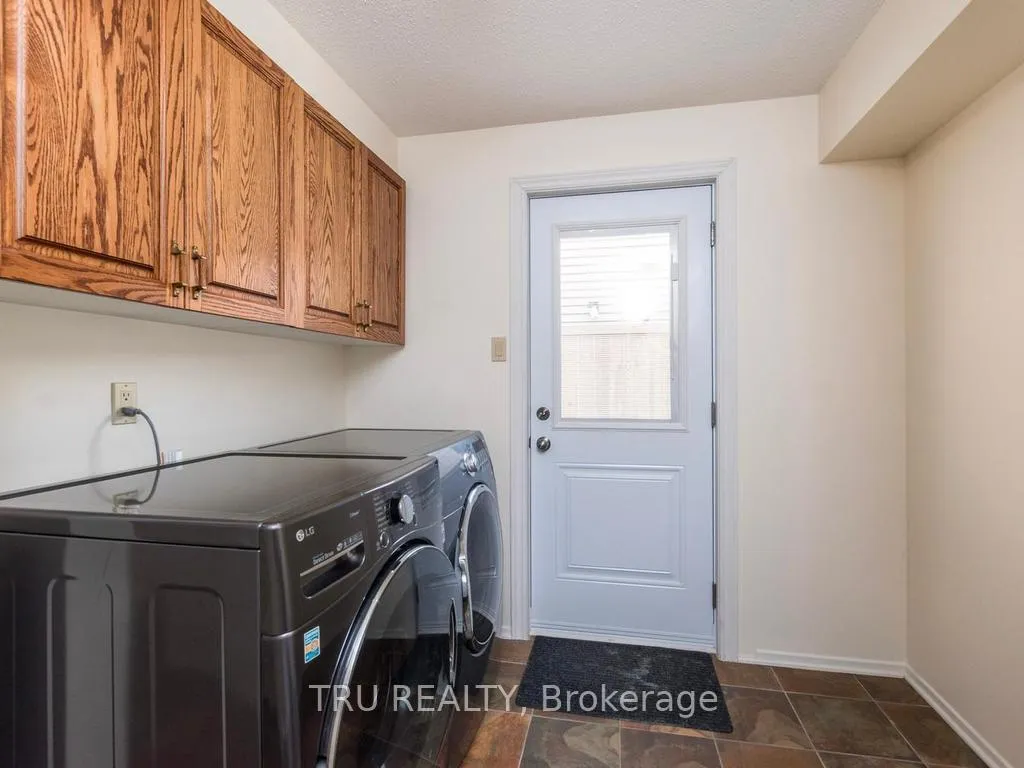 Photo 13 of 14 Hyannis Avenue, Ottawa, Barrhaven - Cedargrove/Fraserdale — HOMEH