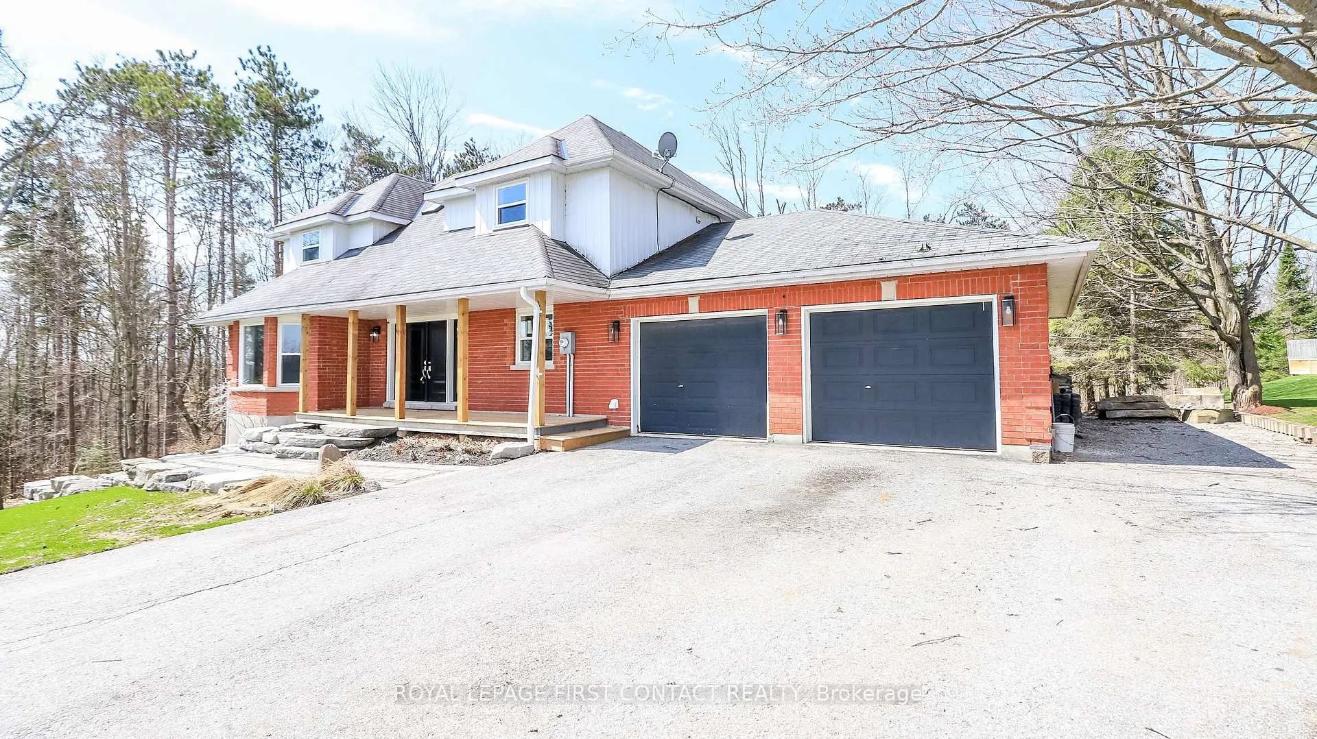 Photo 2 of 602 Scarlett Line, Springwater, Rural Springwater — HOMEH