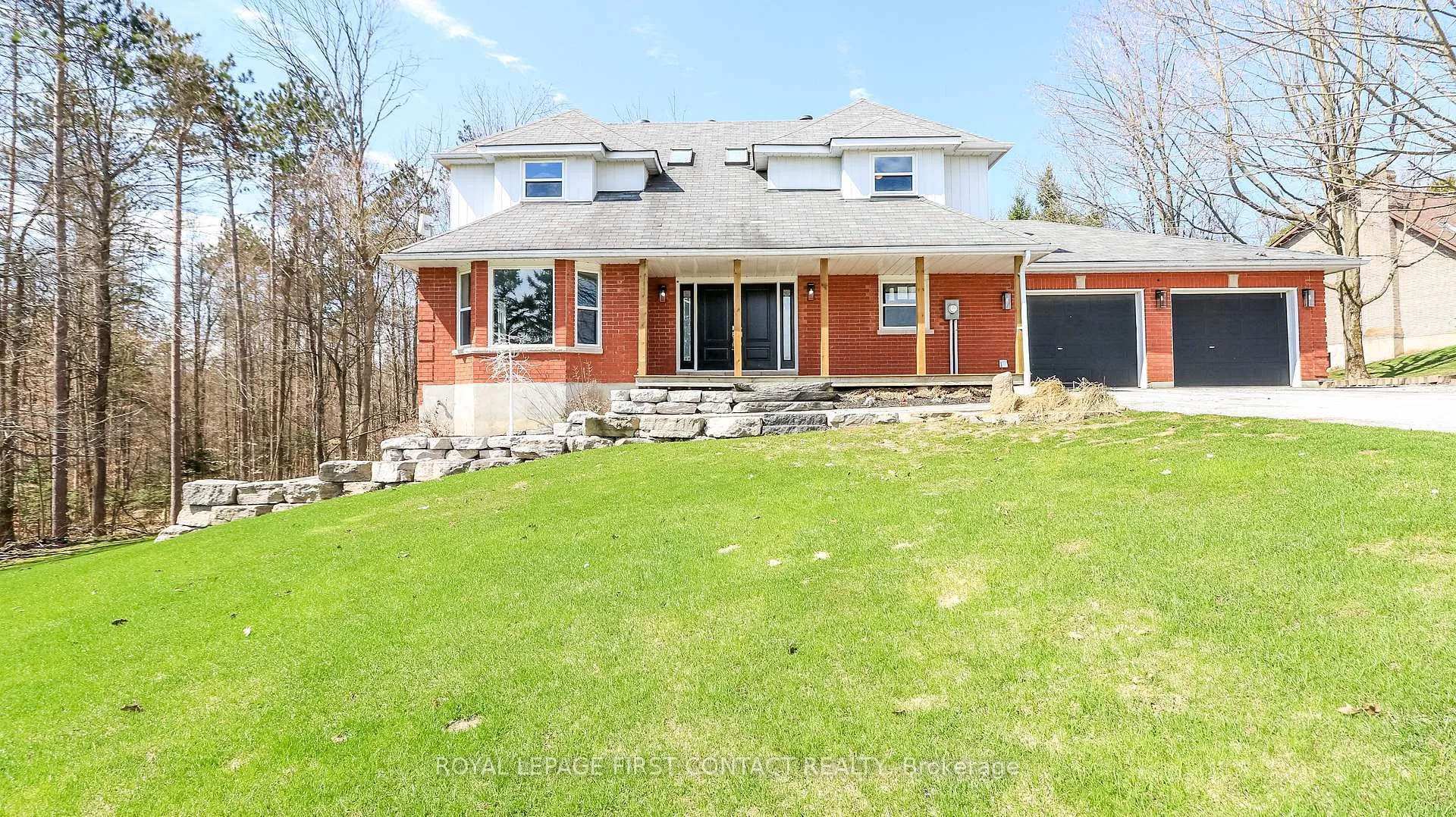 Photo 3 of 602 Scarlett Line, Springwater, Rural Springwater — HOMEH